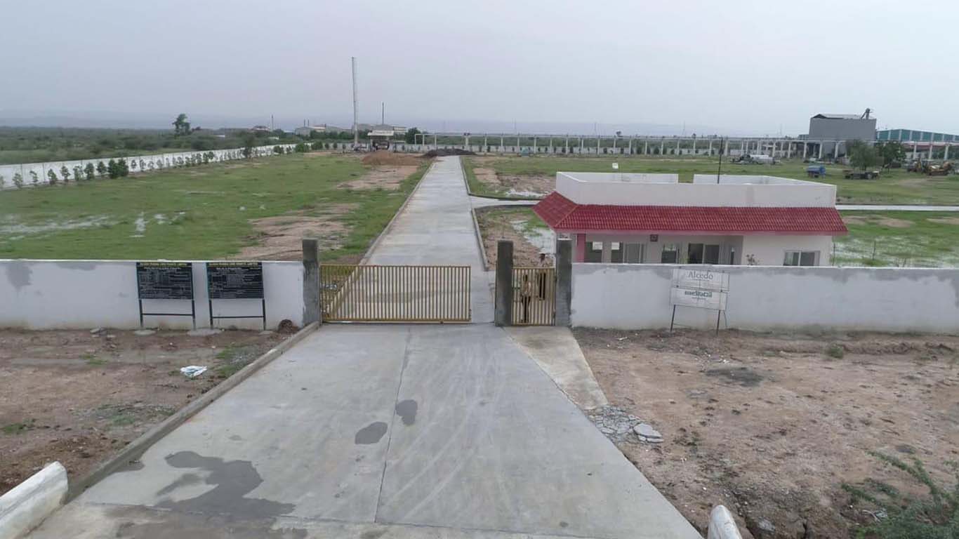 Birthday decor with purple balloons and candles